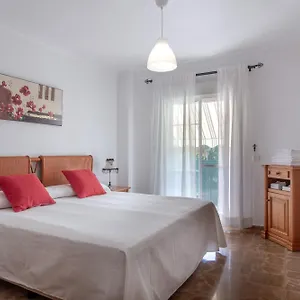 https://casa-simbad-en-estepona-costa-del-sol.1costadelsol.com